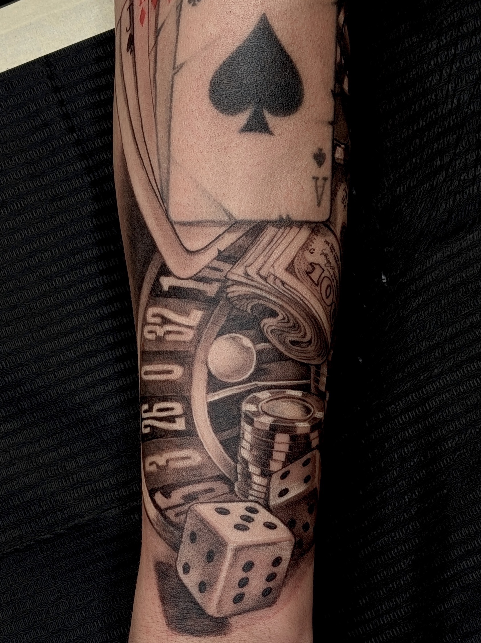 black-and-grey-casino-roulette-tattoo-christchurch