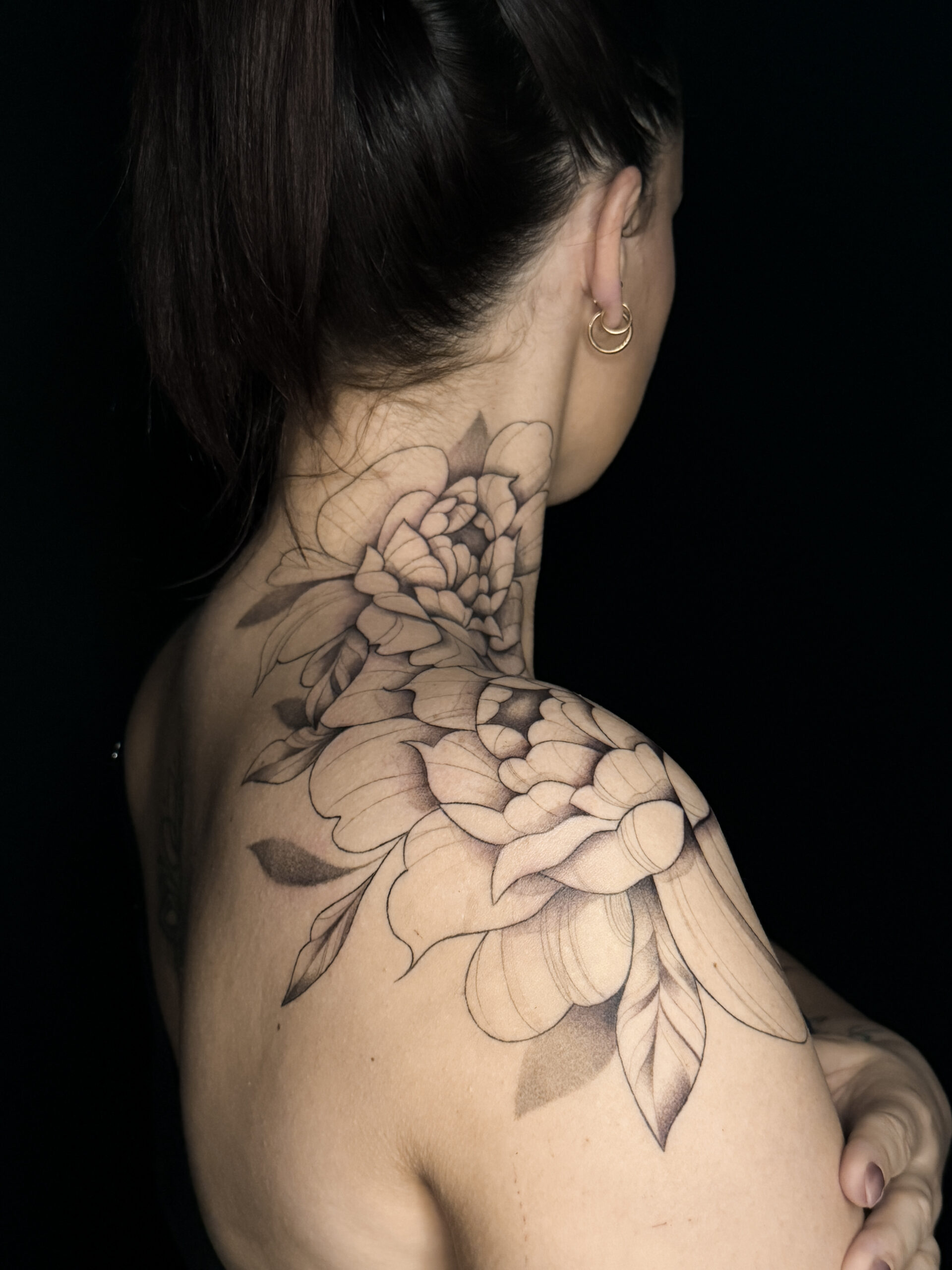 fineline-shoulder-neck-floral-tattoo-christchurch