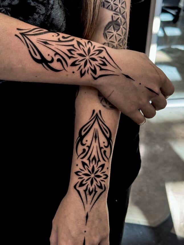 symmetrical-wrist-hand-tattoo-christchurch