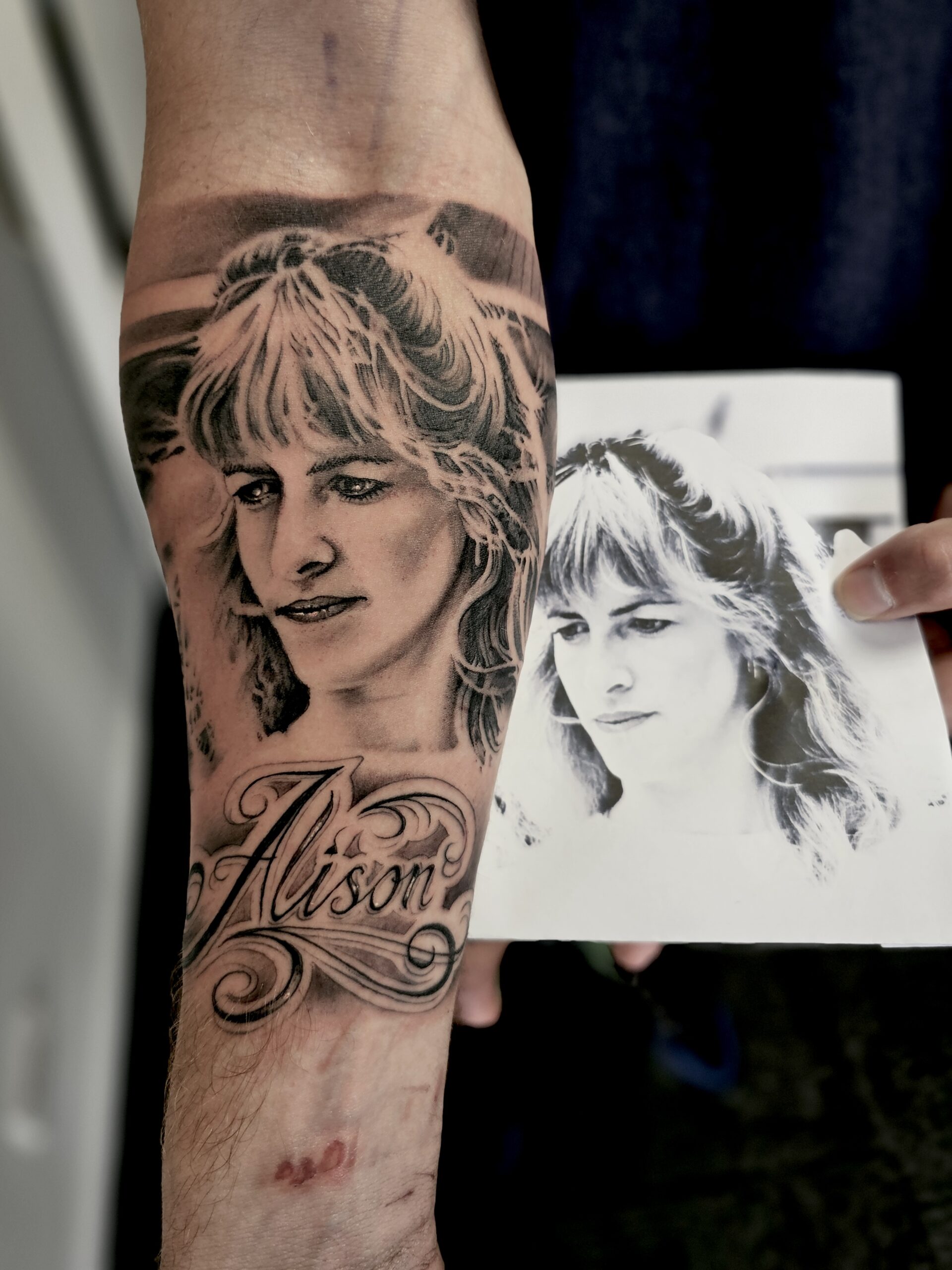 Black-and-grey-ladies-portrait-tattoo-christchurch