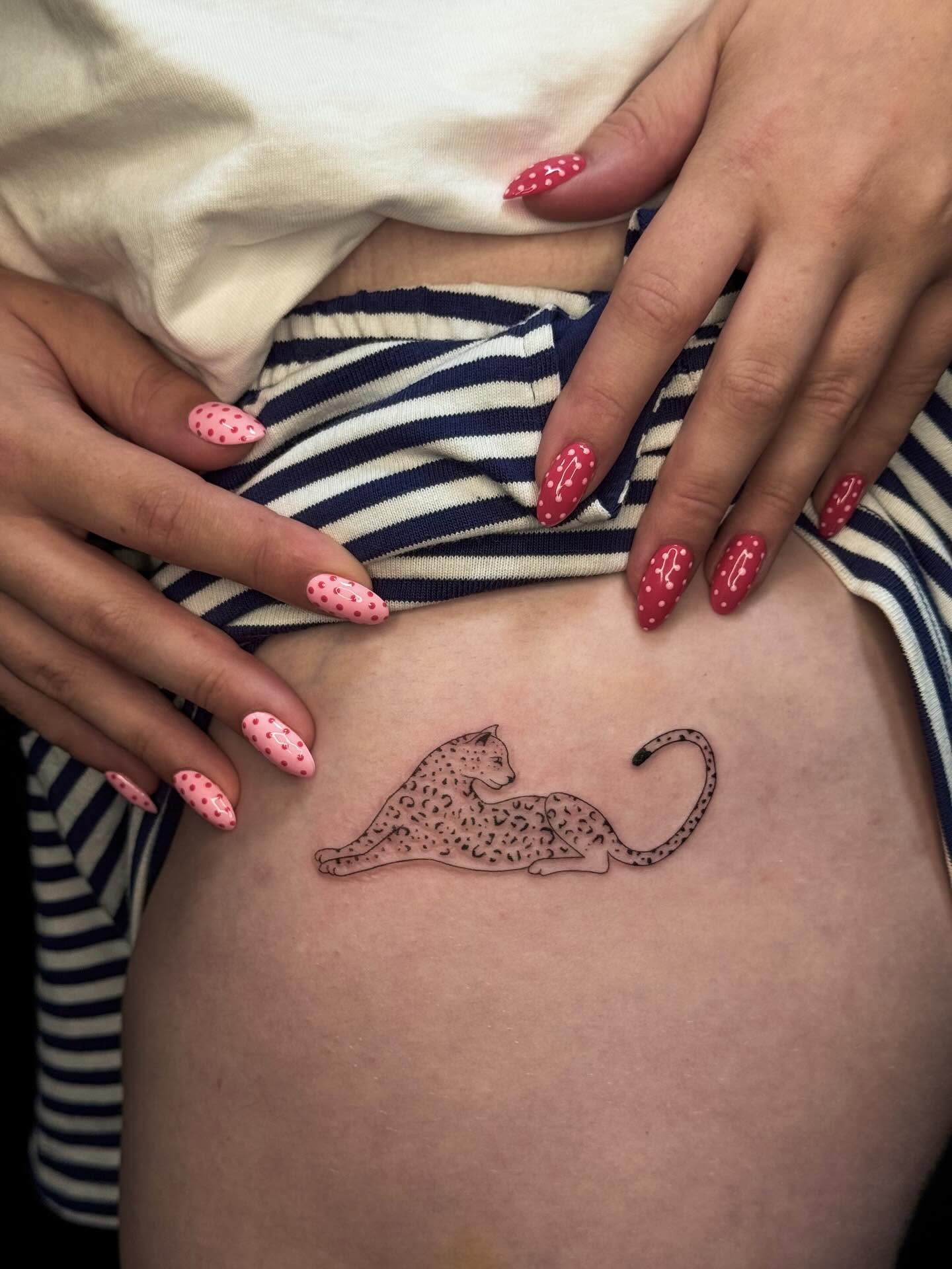 fineline-leopard-thigh-tattoo-christchurch